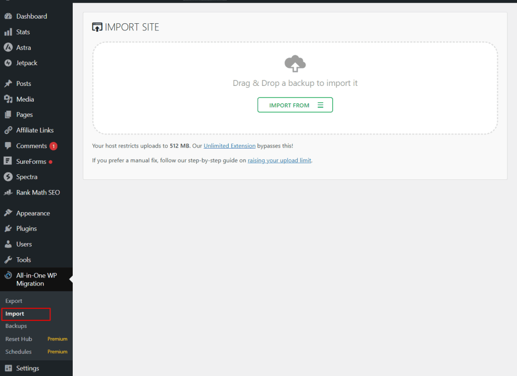 All-in-One WP Migration 和 Backup 导入界面：显示备份拖放区域和 512 MB 上传限制的注意